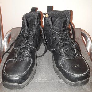 Youth Nike Hiking Boots Size 5Y Black